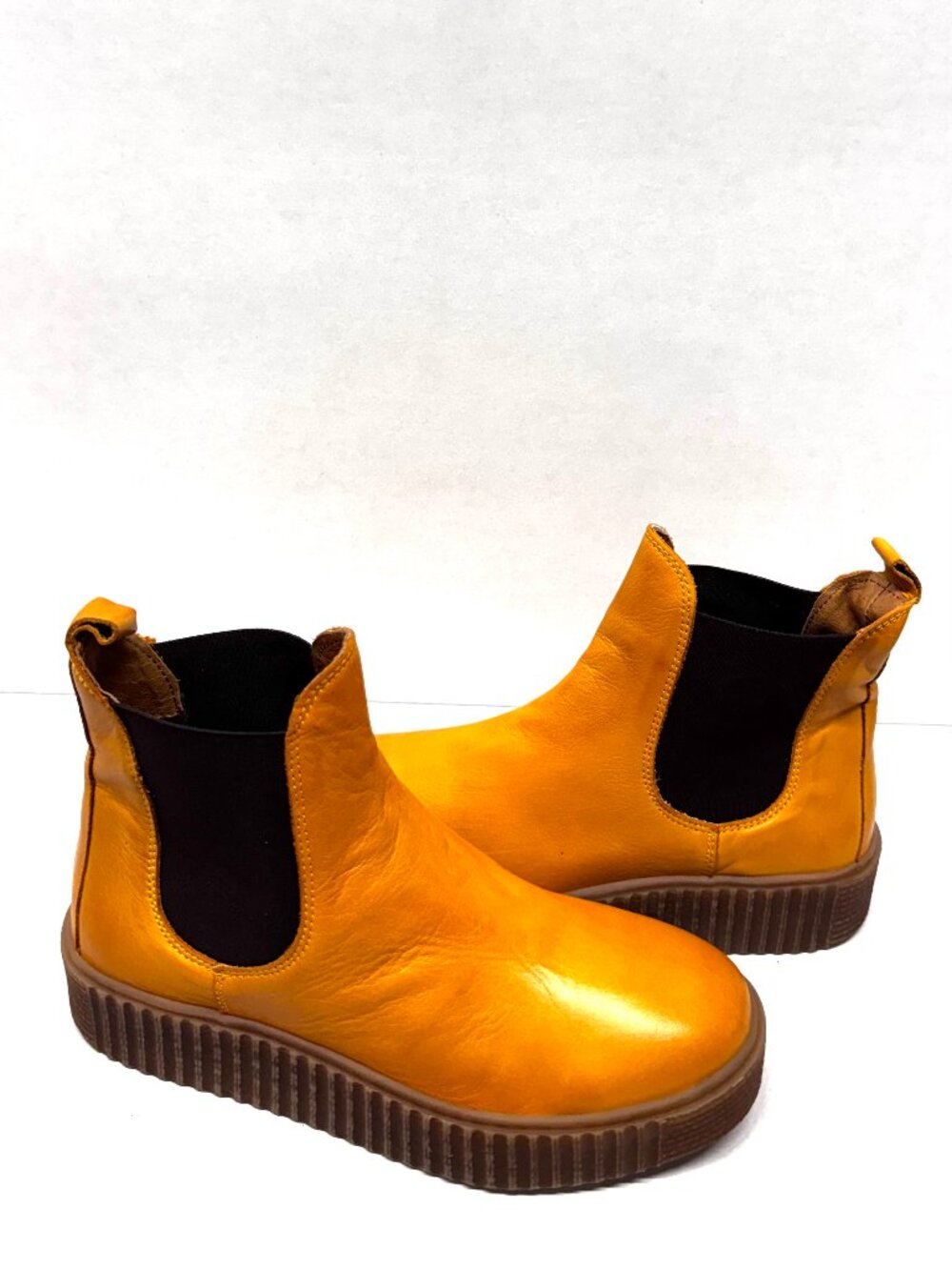 MIZ MOOZ SOFT LEATHER  ANKLE BOOTS SIDE GORE MUSTARD 37EU / 7US NEW B - 32